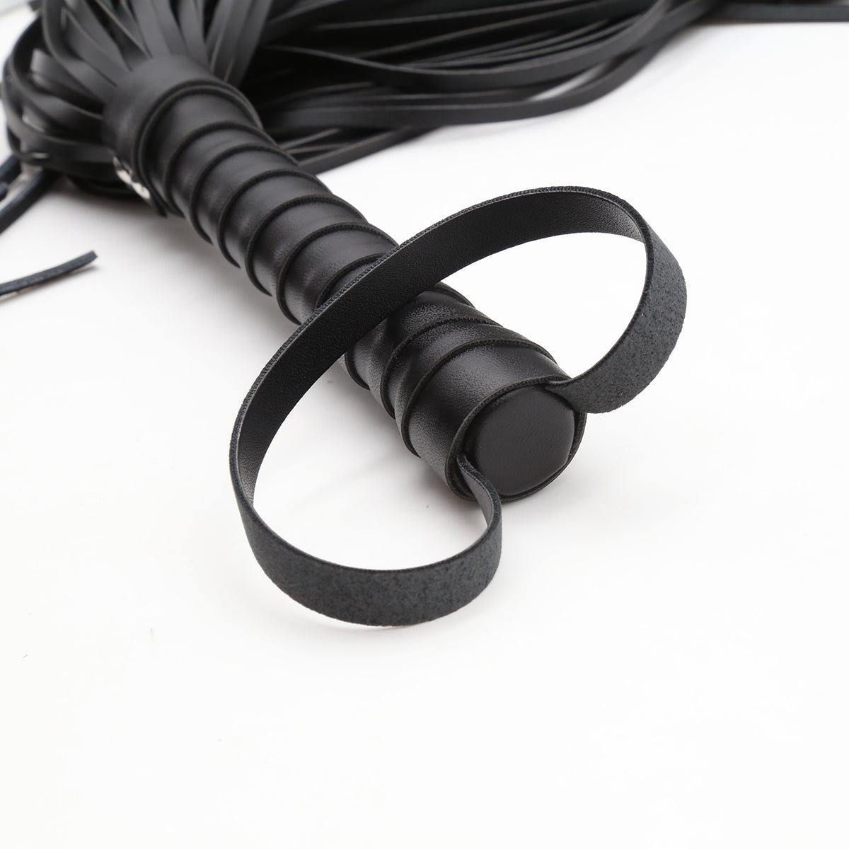Naughty Toys Faux Leather Flogger 64 cm - image 5