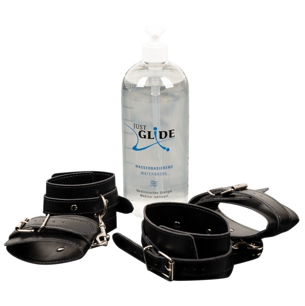 Vinyl sheet with an inflatable border and restraint eyelets - image 8