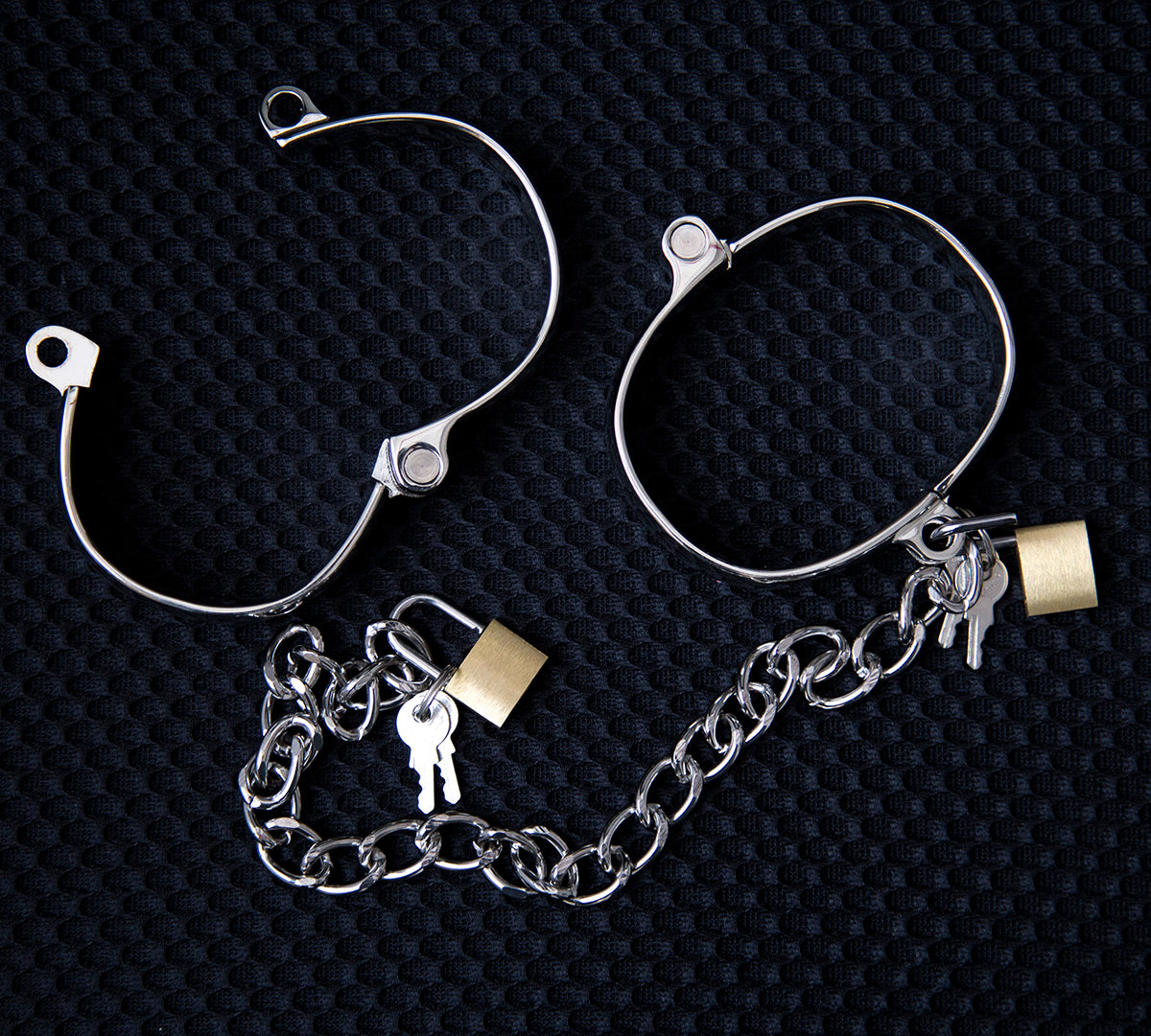 SMALL Metal Handcuffs or Ankle Cuffs 5.5 X 4.5cm Δευτερεύουσα εικόνα προϊόντος